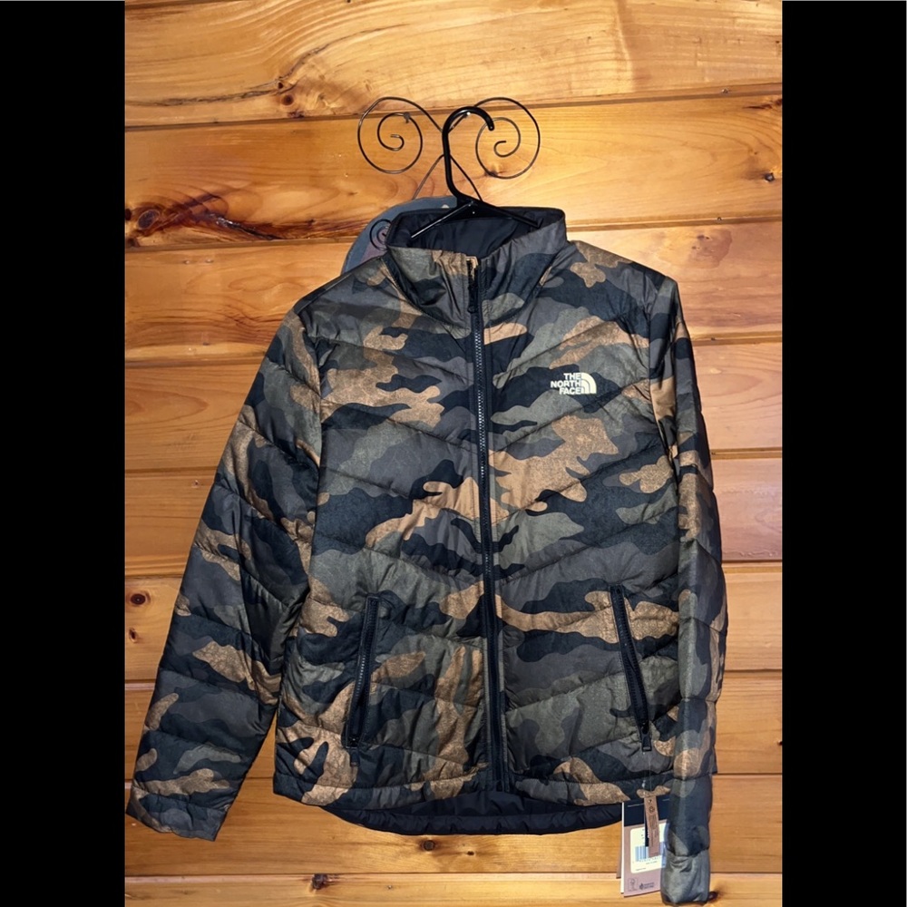 The North Face Camo jacket NWT M